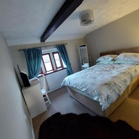 פודסי The Farm House Modern Spacious 2 Bedroom Home At Tong Road Leeds Perfect For Contractors Free Secure Parking מראה חיצוני תמונה
