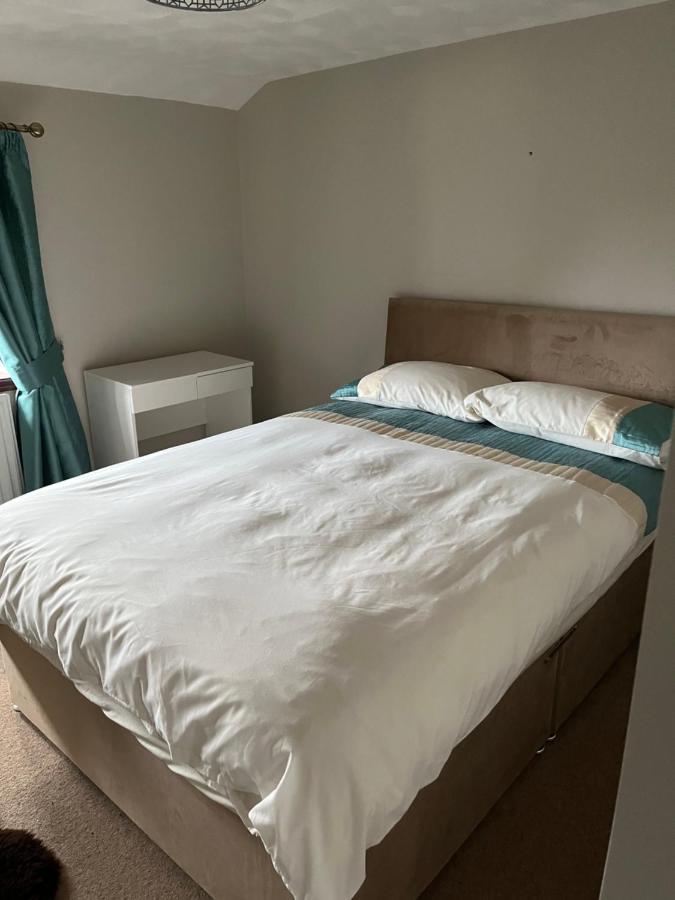 פודסי The Farm House Modern Spacious 2 Bedroom Home At Tong Road Leeds Perfect For Contractors Free Secure Parking מראה חיצוני תמונה