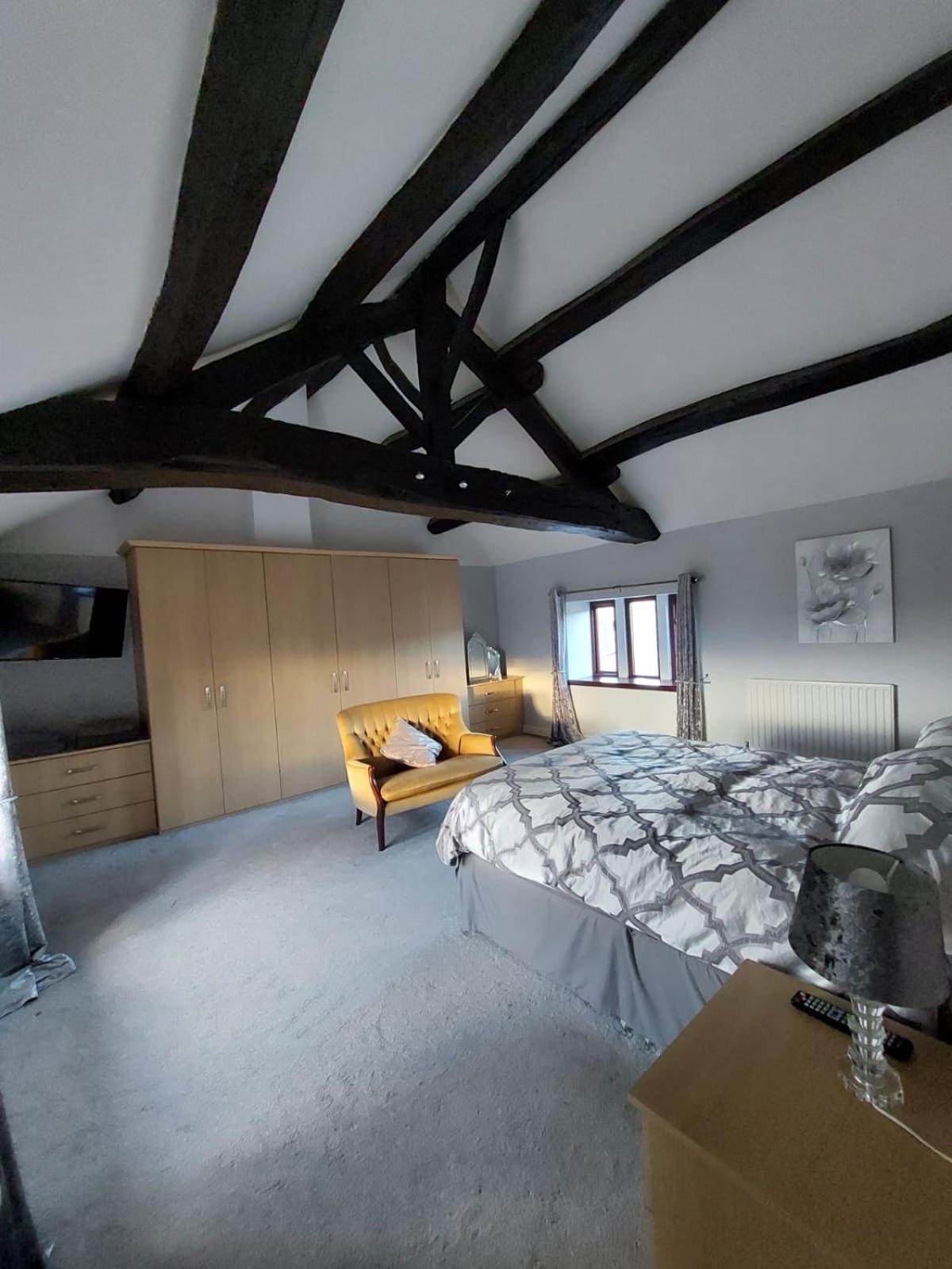 פודסי The Farm House Modern Spacious 2 Bedroom Home At Tong Road Leeds Perfect For Contractors Free Secure Parking מראה חיצוני תמונה